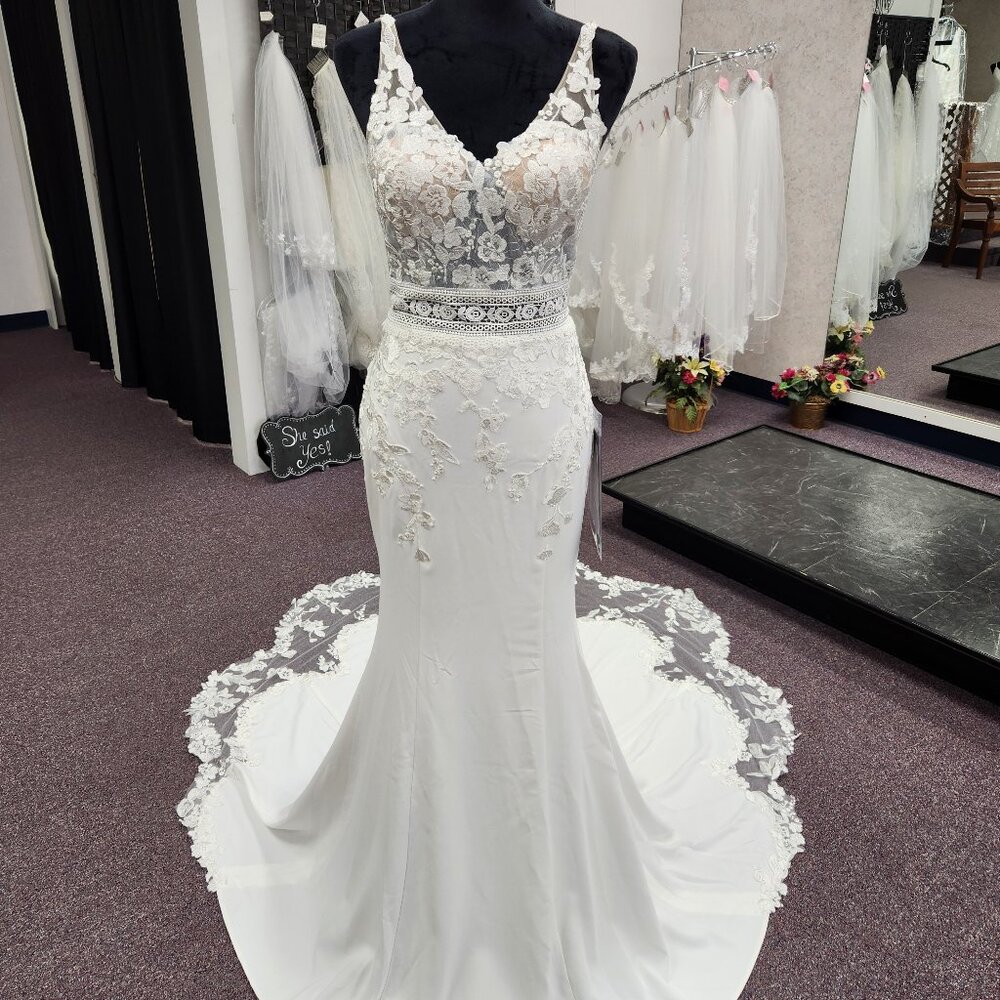 Private Label Bridal Gown Cora Lee Size 6 Ivory Crepe/Lace Wedding Dress